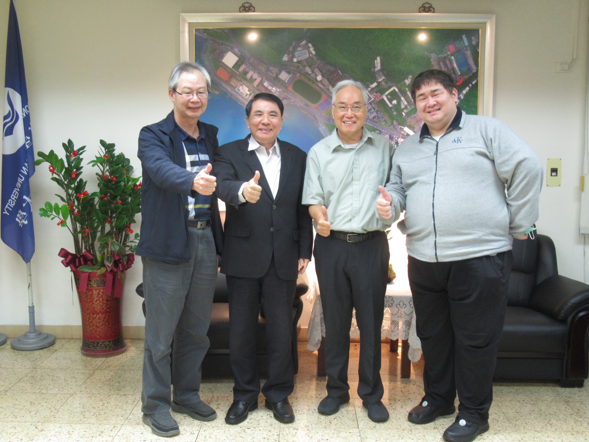 111.12.02 張國安訪問學者來訪