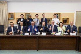 114.11.18 本校與澳洲波浪發電WSE公司簽MOU