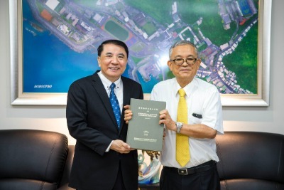 114.06.03 邱啟舜學長商議捐書事宜